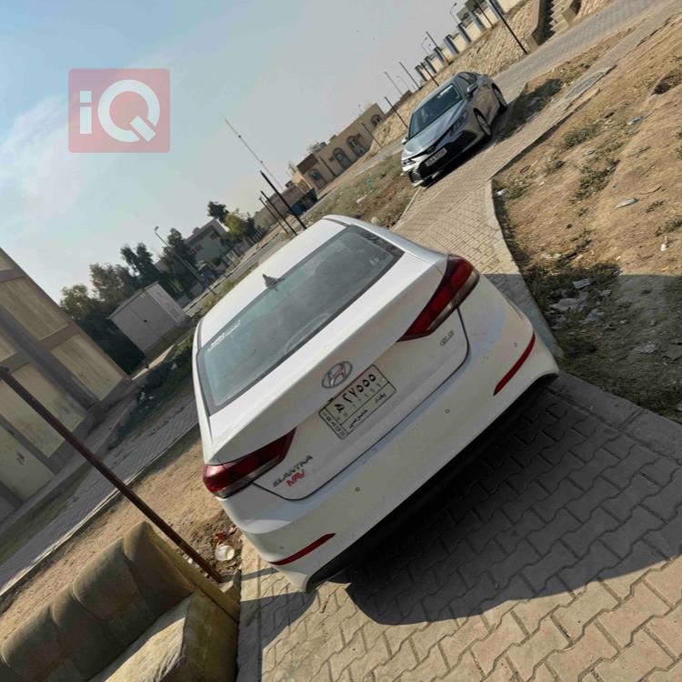 هیوندای ئەلەنترا